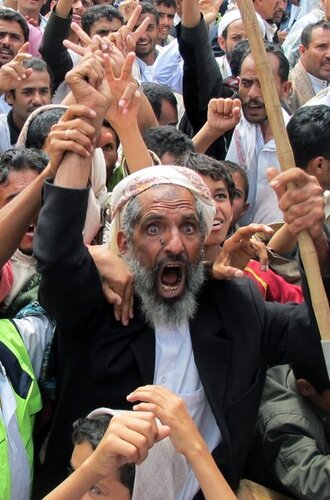 Yemeni anti-government protesters chant